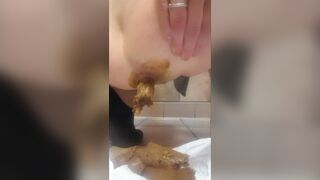 HUGE PEE AND POO, ScatKings.com Scat Porn 2 ScatKings.com Scat Porn